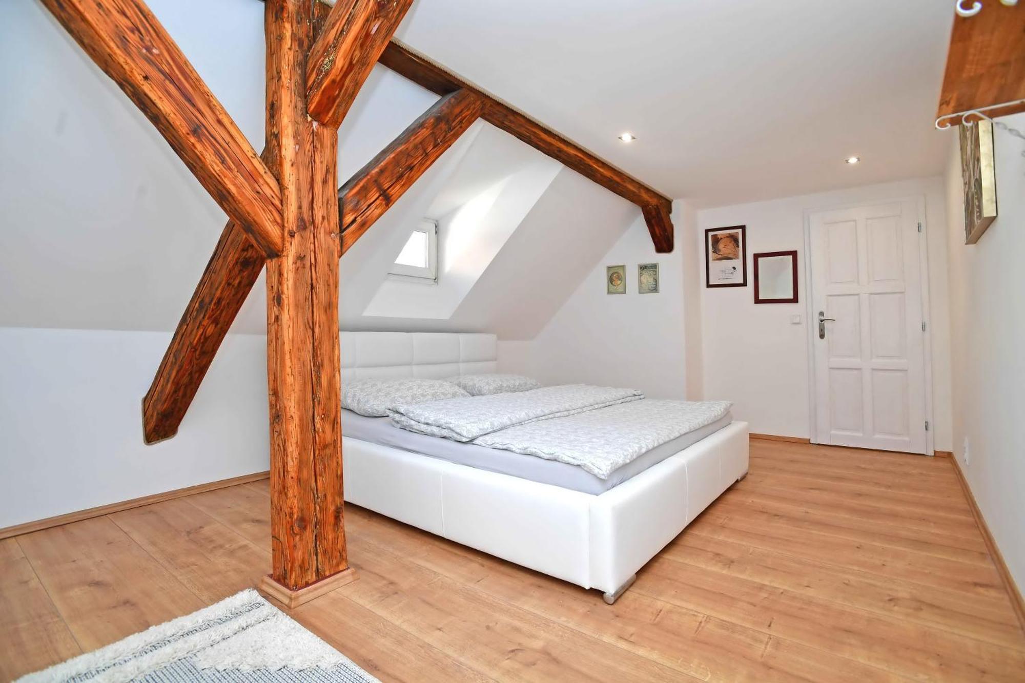 Romantic Apartment Under The Prague Castle Экстерьер фото
